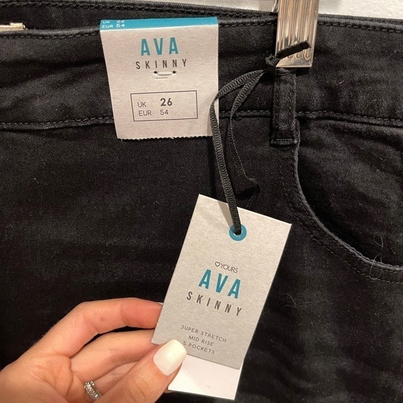 Yours Clothing Ava Black Washed Skinny Jean - US 22 - Picture 5 of 7